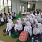 Siswa-siswi MTs Negeri Bangkalan antusias mengikuti kegiatan penguatan literasi. (NUR FITRIYA / KLIKMADURA)