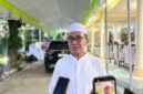 Bupati Pamekasan, KH. Kholilurrahman saat diwawancara di kediamannya. (MOH. IQBALUL KHAVEI MZ / KLIKMADURA)
