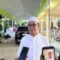 Bupati Pamekasan, KH. Kholilurrahman saat diwawancara di kediamannya. (MOH. IQBALUL KHAVEI MZ / KLIKMADURA)