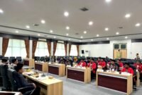 Sejumlah aktivis DPC GMNI Pamekasan saat audiensi terkait kepesertaan BPJS yang dinonaktifkan. (MOH. IQBALUL KHAVEI MZ / KLIKMADURA)