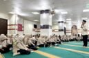 PPIH Arab Saudi Bagian Bimbingan Ibadah (Bimbad) Ilyasak saat memberikan penjelasan mengenai manasik haji bagi petugas haji safari wukuf (ISTIMEWA).