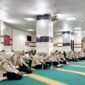 PPIH Arab Saudi Bagian Bimbingan Ibadah (Bimbad) Ilyasak saat memberikan penjelasan mengenai manasik haji bagi petugas haji safari wukuf (ISTIMEWA).