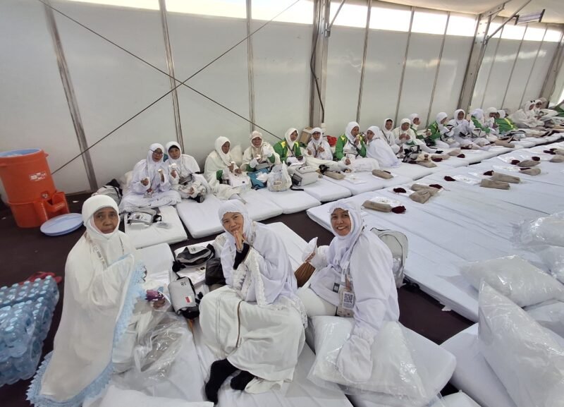 Momen jamaah haji Indonesia tahun 2019 di padang Arafah. (DOK. SARI PURWATI)