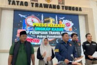 Satreskrim Polres Pamekasan gelar Press Release ungkap kasus penipuan travel umrah. (MOH. IQBALUL KHAVEI MZ / KLIKMADURA)