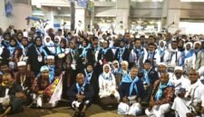 Jamaah KBIHU Al-Hilal Pamekasan foto bersama usai salat subuh di Jamarot (ISTIMEWA).