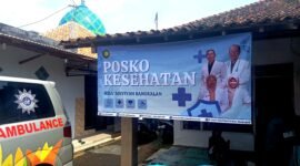 Sejumlah tenaga medis beraktivitas di Posko Kesehatan RSIA Aisyiyah Bangkalan. (NUR FITRIA / KLIKMADURA)