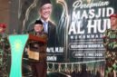Menteri Pendidikan Dasar dan Menengah RI, Abdul Mu’ti saat meresmikan Masjid Al-Huda, Burneh, Bangkalan. (NUR FITRIA / KLIKMADURA)