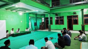 Suasana kegiatan Ngopi antarlembaga serumpun di Lantai 2 Kantor PCNU Sumenep. (ISTIMEWA)