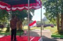 Rektor UTM, Prof. Dr. Safi’, S.H., M.H., saat memimpin upacara memperingati Hardiknas 2026. (NUR FITRIA / KLIKMADURA)