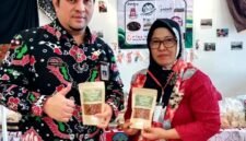 Owner YYBakery, Handriyani saat menghadiri salah satu kegiatan. (NUR FITRIA / KLIKMADURA)