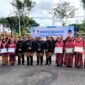 Bupati Pamekasan Dr. KH. Kholilurrahman foto bersama siswa dan guru berprestasi pada peringatan Hardiknas 2026. (ISTIMEWA)