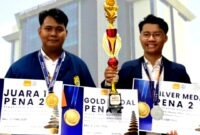 Dua mahasiswa teknik UTM peraih juara dalam ajang Pekan Essay Nasional (PENA). (ISTIMEWA)