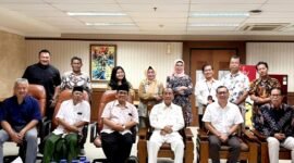 Pengurus GPI foto bersama pimpinan perguruan tinggi usai rapat koordinasi di Kantor Gubernur Jatim. (ISTIMEWA)