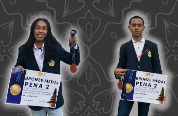 Mahasiswa Teknik Elektro UTM foto bersama usai mendapat bronze medal di Udayana, Bali. (ISTIMEWA)