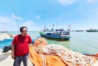 Ketua Asosiasi Nelayan Indonesia (ANI) Pamekasan, Muhammad Wardan saat ditemui di Pelabuhan Branta, Kecamatan Tlanakan, Pamekasan. (DOK. KLIKMADURA)