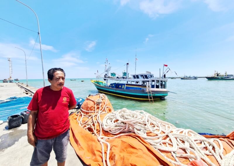 Ketua Asosiasi Nelayan Indonesia (ANI) Pamekasan, Muhammad Wardan saat ditemui di Pelabuhan Branta, Kecamatan Tlanakan, Pamekasan. (DOK. KLIKMADURA)