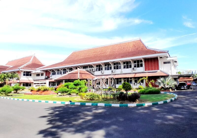 Kantor DPRD Kabupaten Pamekasan (LAILIYATUN NURIYAH/KLIK MADURA).
