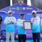 Bupati Pamekasan, Dr. KH. Kholilurrahman bersama Mendikdasmen RI Prof. Dr. Abdul Mu’ti, M.Ed menyampaikan didampingi Sekda Provinsi Jatim Adhy Karyono dan Kepala Disdikbud Pamekasan, Basri Yulianto dinpuncak peringatan Hardiknas di SGMRP Pamekasan. (YUSRIL RAHMAN SYAKUR / KLIKMADURA)