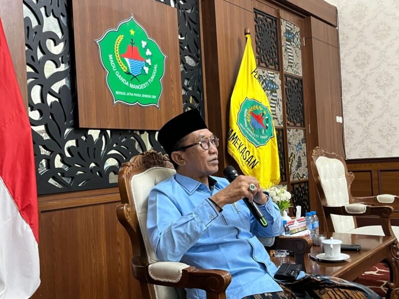 Bupati Pamekasan, KH. Kholilurrahman saat ditemui di peringgitan dalam pendopo Ronggosukowati Pamekasan, Kamis, (28/5/2026).
