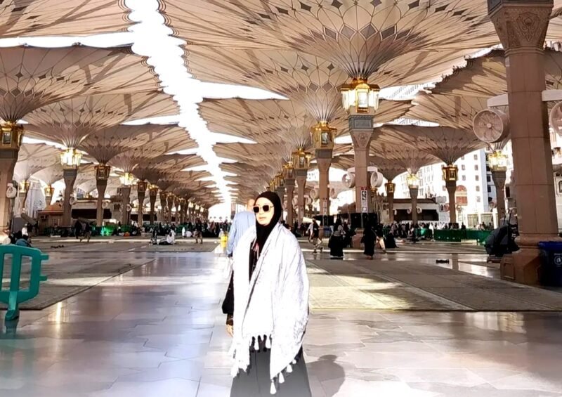 Direktur Klik Madura, Sari Purwati saat menjalankan ibadah umrah beberapa waktu lalu.