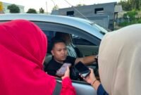 Penasihat hukum Arofatin Nisa', Setyawan diwawancara sejumlah awak media usai pemeriksaan di Satreskrim Polres Pamekasan (LAILIYATUN NURIYAH/KLIK MADURA).