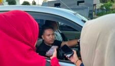 Penasihat hukum Arofatin Nisa', Setyawan diwawancara sejumlah awak media usai pemeriksaan di Satreskrim Polres Pamekasan (LAILIYATUN NURIYAH/KLIK MADURA).