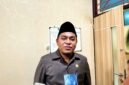 Ketua DPRD Pamekasan, H. Ali Masykur saat diwawancarai awak media.