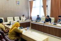 Suasana ruang rapat Komisi IV DPRD Pamekasan saat meminta keterangan dari Kabag Kesra Setkab Pamekasan terkait pengadaan hewan kurban. (ISTIMEWA)