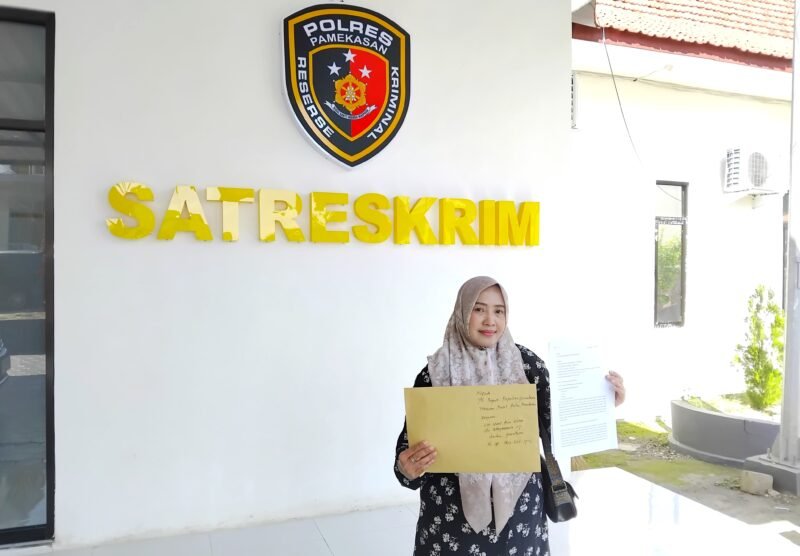 Ahli waris atas nama Siti Nurul Aini Siska usai mengadukan dugaan penyerobotan tanah ke Satreskrim Polre Pamekasa. (LAILIYATUN NURIYAH / KLIKMADURA) 