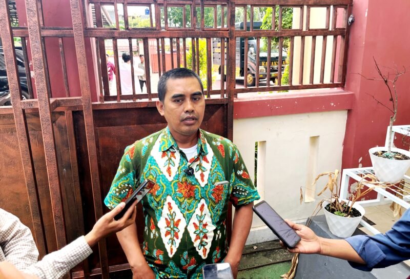Perwakilan Lembaga Bantuan Hukum Muhammadiyah Pamekasan, Ainor Ridha saat ditemui awak media (LAILIYATUN NURIYAH/KLIK MADURA).
