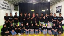 Anggota UKM PSHT Komisariat UTM foto bersama usai mengikuti pelatihan. (KLIKMADURA)