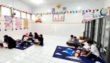 Sejumlah siswa Sekolah Rakyat Pamekasan sedang belajar. (LAILIYATUN NURIYAH / KLIKMADURA)