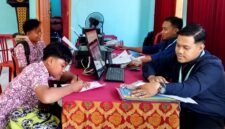 Sejumlah siswa mengambil PIN di SMAN 2 Pamekasan. (ISTIMEWA)