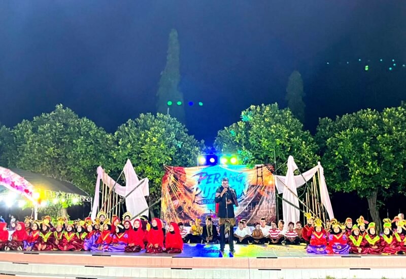 Kepala Disdikbud Pamekasan Basri Yulianto saat sambutan di SDN Kowel 3 Pamekasan (LAILIYATUN NURIYAH/KLIK MADURA).  