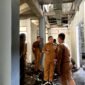 Wakil Bupati Pamekasan, H. Sukriyanto saat melakukan peninjauan proyek pembangunan Operatie Kamer (OK) atau kamar operasi, Senin (22/6/2026).