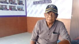Pelapor dugaan penyerobotan pantai di Kecamatan Kalianget, Kabupaten Sumenep, Sarkawi. (KLIKMADURA)