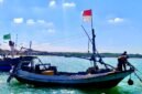 Nelayan saat beraktivitas di Pelabuhan Branta Pesisir, Kecamatan Tlanakan beberapa waktu lalu. (KLIKMADURA)