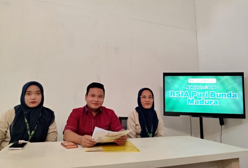 Kuasa hukum RSIA Puri Bunda Madura, Moh. Taufik memberikan keterangan pers. (KLIKMADURA)