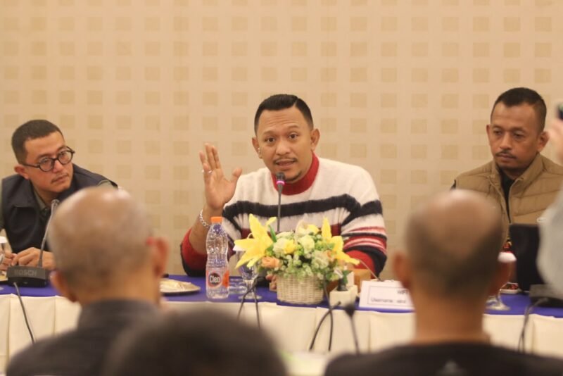 Founder Bani Insan Peduli (BIP) Ali Zainal Abidin saat menyampaikan keterangan pers. (KLIKMADURA)