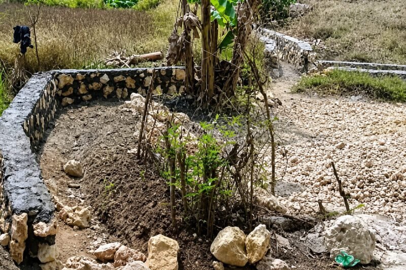 Penampakan proyek P3-TGAI Tahun Anggaran 2026 di Desa Sogian, Kecamatan Omben, Sampang. (KLIKMADURA)