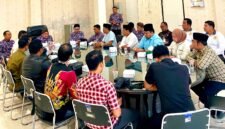 Puluhan pengurus LPBH dan Lakpesdam PCNU Sumenep saat audiensi bersama Wabup Sumenep, KH. Imam Hasyim terkait tempat hiburan. (ISTIMEWA)