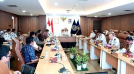 Direktur Jenderal Imigrasi Hendarsam Marantoko memimpin rakor bersama tim dari ITB terkait pagar digital. (KLIKMADURA)