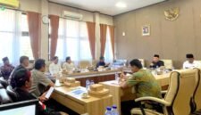 Komisi II DPRD Pamekasan saat rapat kordinasi dengan sejumlah OPD, menindaklanjuti keluhan nelayan masalah solar bersubsidi, Kamis (2/7/2026).