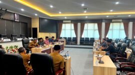 Forum Mahasiswa Pantura (Formatur) saat audiensi di kantor DPRD Pamekasan, Senin (6/7/2026).
