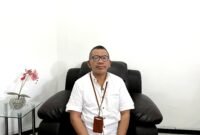 Plt Direktur RSUD Smart Pamekasan dr. Syaiful Hidayat, Sp.P saat ditemui di ruang kerjanya (LAILIYATUN NURIYAH/KLIK MADURA).
