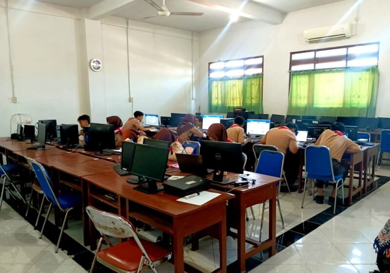 Siswa SMAN 1 Pamekasan saat mengikuti OSN tingkat kabupaten. (KLIKMADURA)