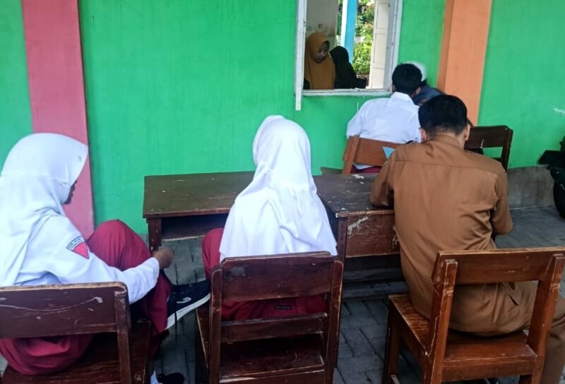 Sejumlah siswa mengikuti proses SPMB di SMPN 3 Pamekasan beberapa waktu lalu (ISTIMEWA).