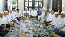 Para ulama BASSRA saat menyampaikan pernyataan sikap terkait LGBT. (KLIKMADURA)