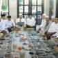 Para ulama BASSRA saat menyampaikan pernyataan sikap terkait LGBT. (KLIKMADURA)