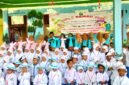 Bunda PAUD Kecamatan Palengaan Kabupaten Pamekasan Maisunah bersama Pengawas PAUD Kecamatan Palengaan Abdul Haris dan beberapa guru TK Shirojut Tolibin. (FAJAR/KLIK MADURA)  
